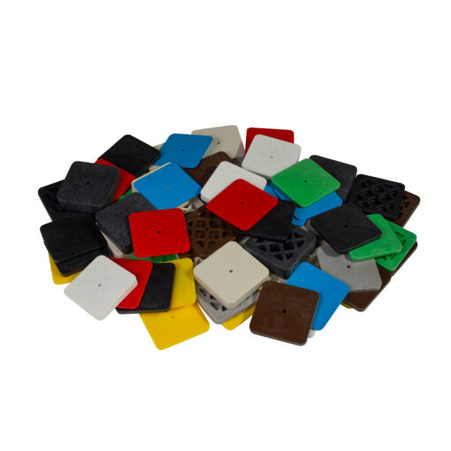 inovatec-kunststoff-unterlegplatten-70x70-haufen.jpg